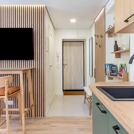 Designer In The Heart Of The - Free Parking! *