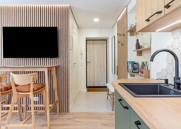 Designer In The Heart Of The - Free Parking! *